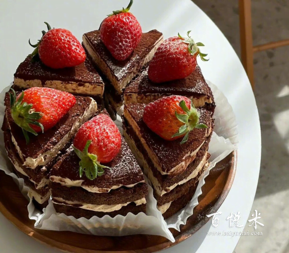 水果蛋糕中的水果會(huì)用什么水果？是什么樣的蛋糕？